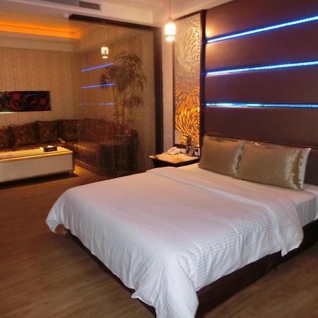 Blue Sky Motel Гуишан Екстериор снимка
