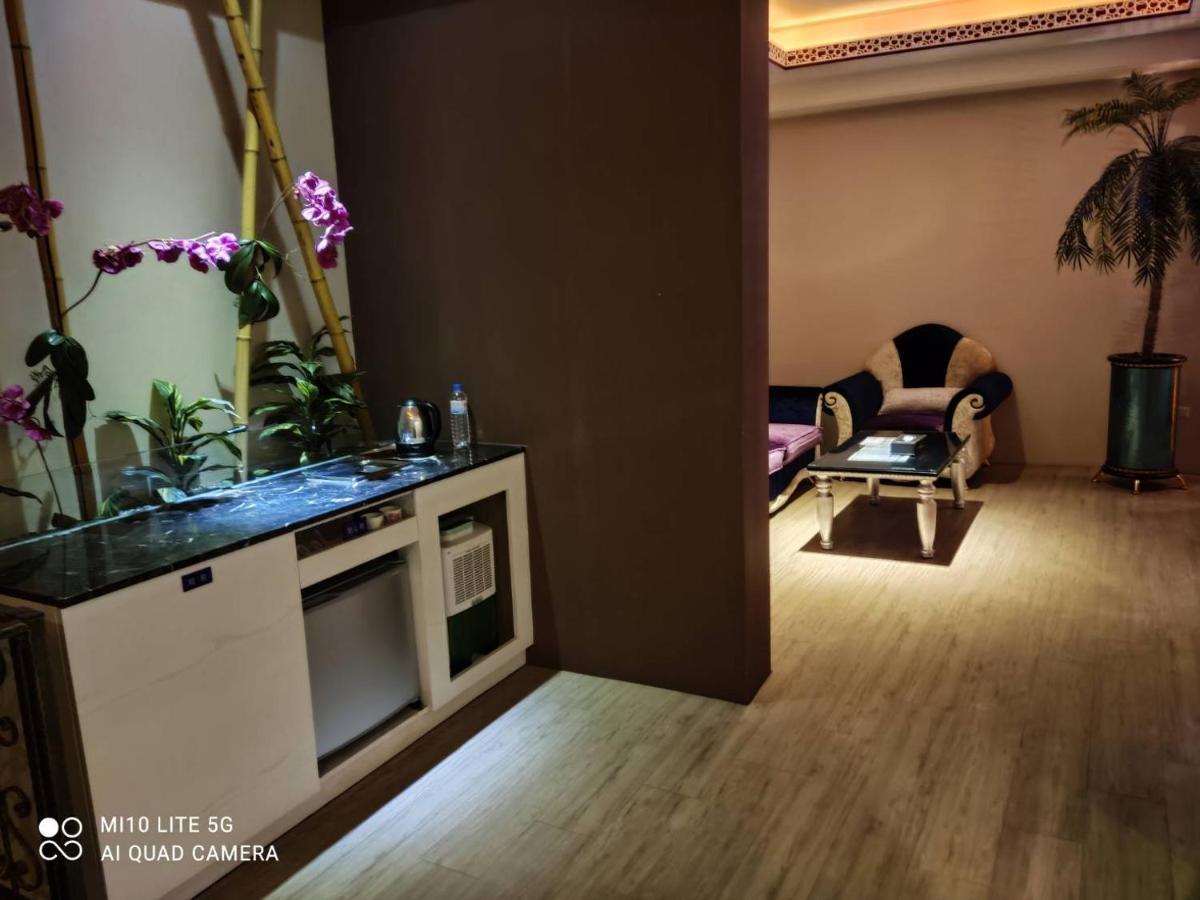 Blue Sky Motel Гуишан Екстериор снимка