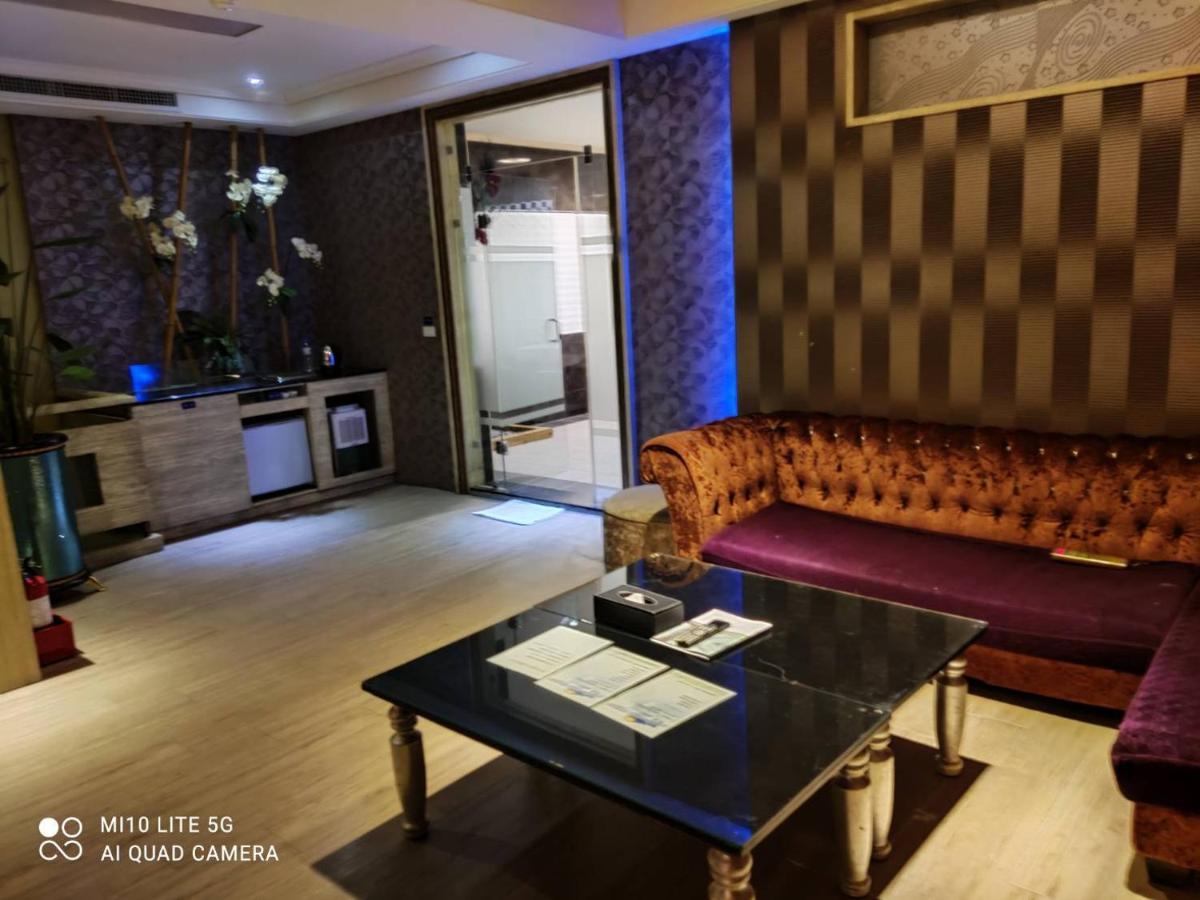 Blue Sky Motel Гуишан Екстериор снимка