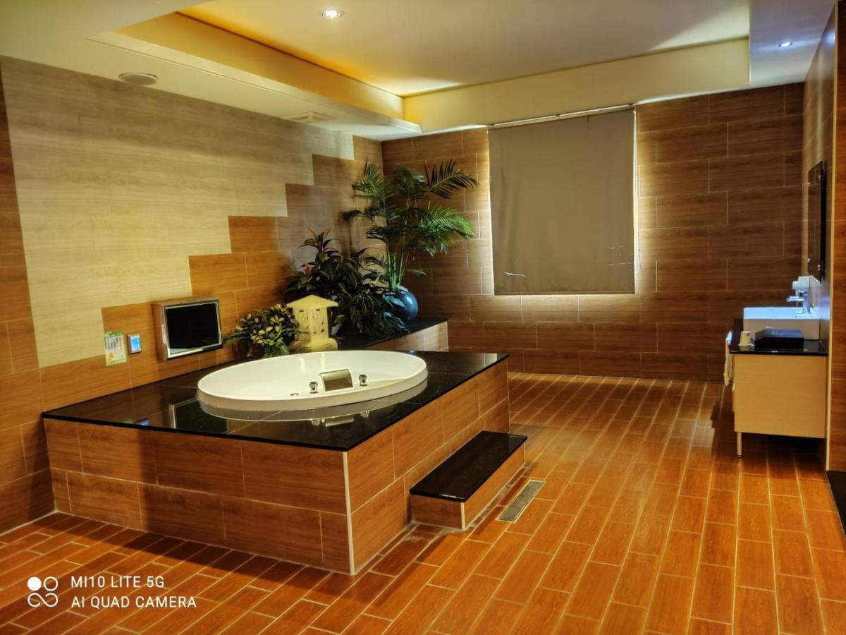 Blue Sky Motel Гуишан Екстериор снимка