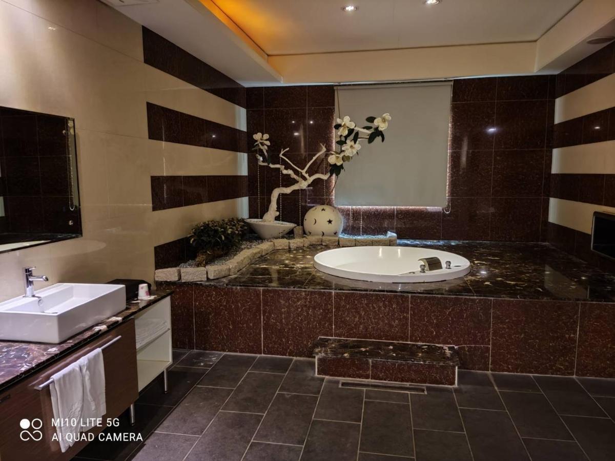 Blue Sky Motel Гуишан Екстериор снимка
