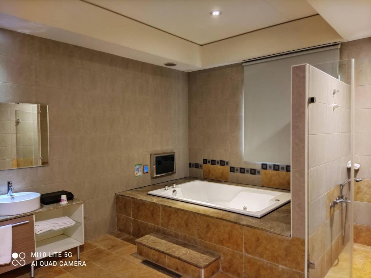 Blue Sky Motel Гуишан Екстериор снимка